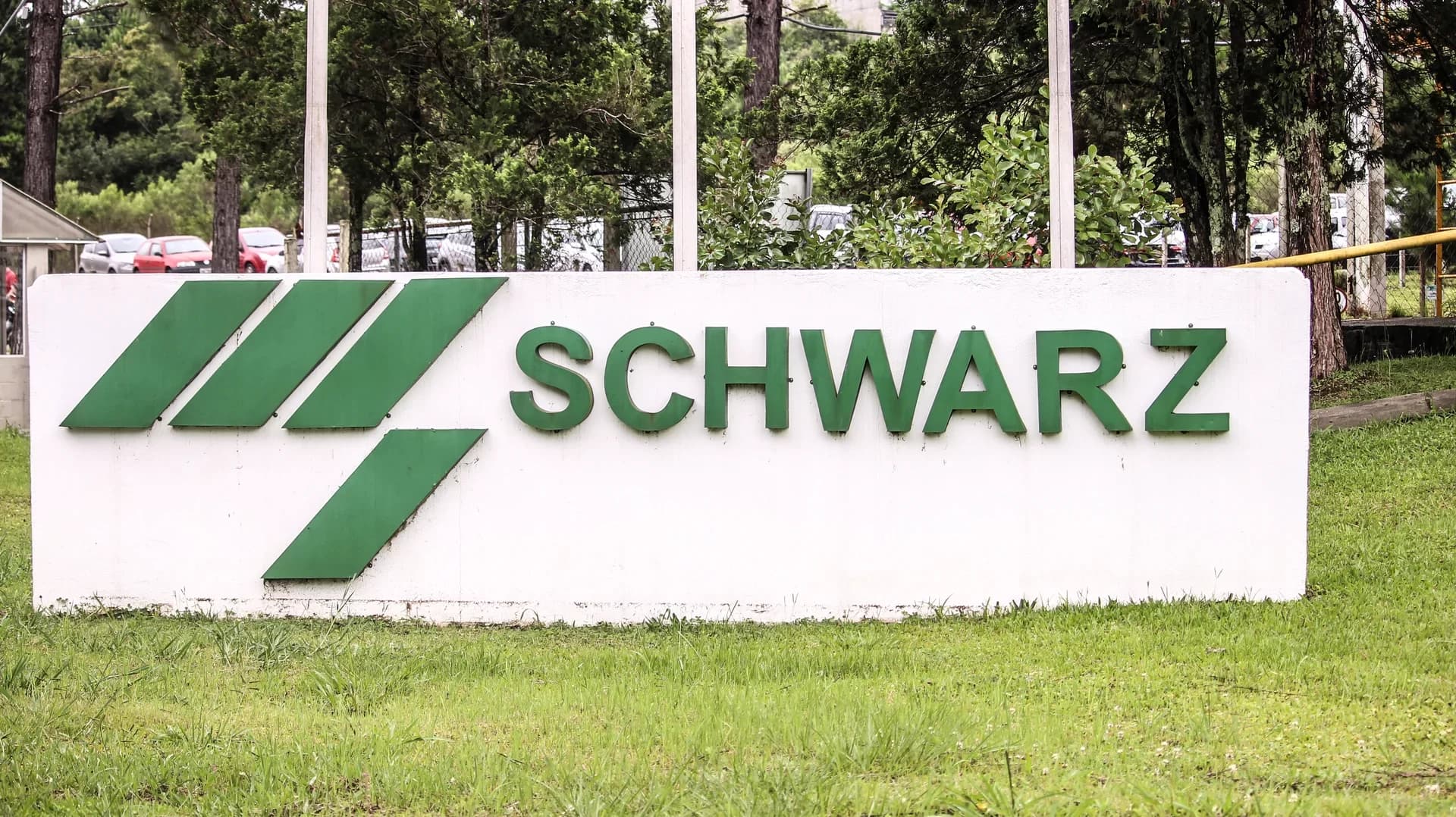Schwarz
